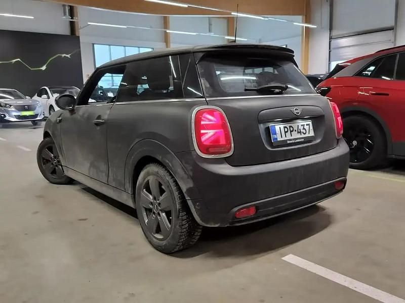 Käytetty Mini Cooper SE Essential 135 kW (184 HP) 2023 Musta Viistoperä
