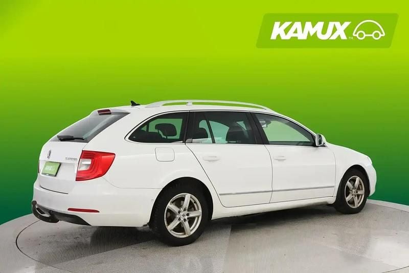 Käytetty Skoda Superb Business Line 170 HP (125 kW) 2014 Valkoinen Farmari