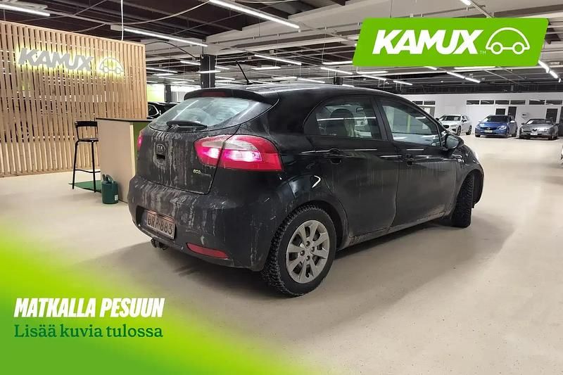 Käytetty Kia Rio LX 84 HP (61 kW) 2014 Musta Sedan