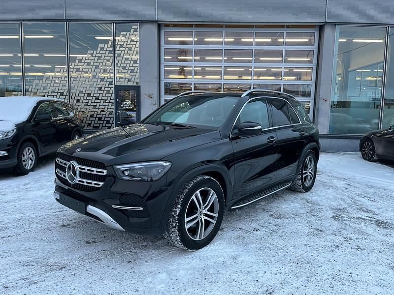 Käytetty Mercedes GLE350 200 HP (147 kW) 2023 Musta Katumaasturi