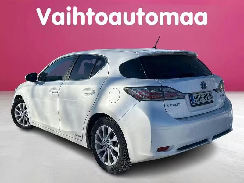 Käytetty Lexus CT200h 99 HP (72 kW) 2011 Viistoperä