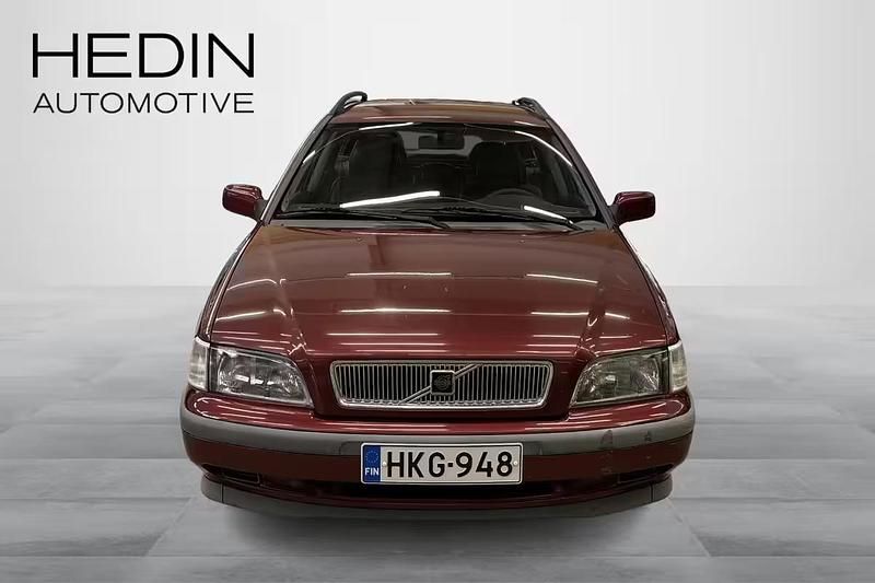 Käytetty Volvo V40 1998 Farmari