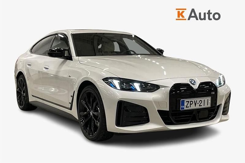 Met. valkoinen Käytetty 2025 BMW i4 Comfort Edition Sedan | 71 950 € - Kuva 1/3