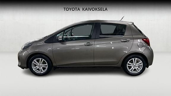 Käytetty Toyota Yaris Active 72 HP (52 kW) 2016 Harmaa Viistoperä