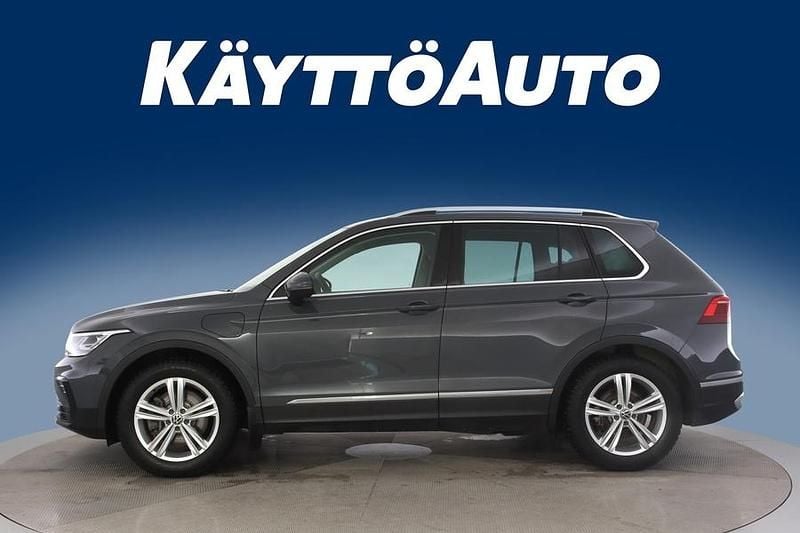 Käytetty VW Tiguan Business 245 HP (180 kW) 2021 Harmaa Katumaasturi