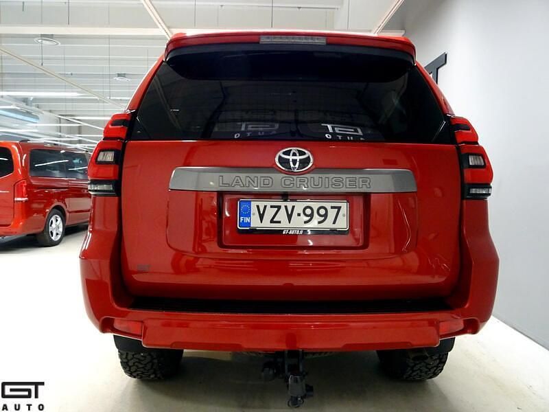 Käytetty Toyota Land Cruiser 177 HP (130 kW) 2018 Van