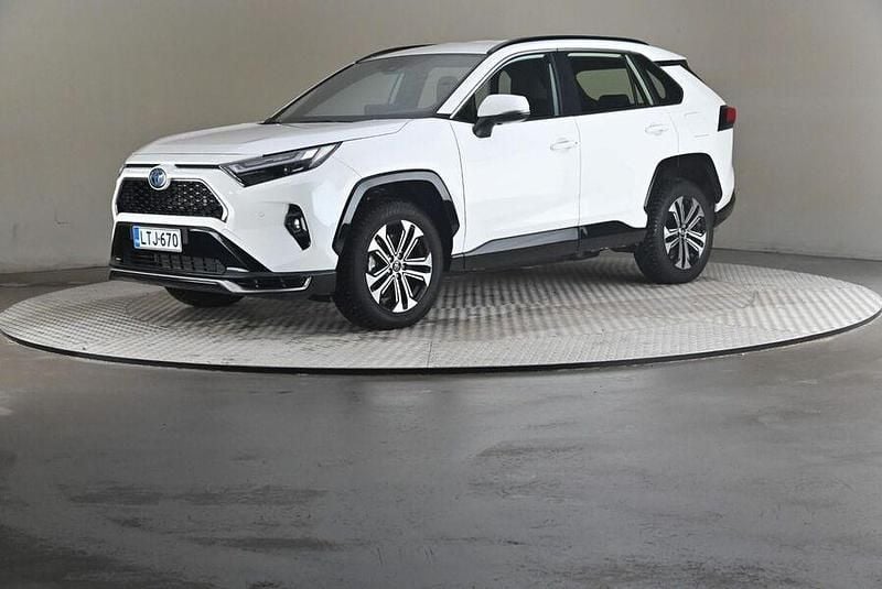 Käytetty Toyota RAV4 Hybrid Active 306 HP (225 kW) 2025 Katumaasturi