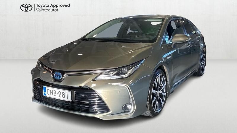 Käytetty Toyota Corolla Premium 122 HP (89 kW) 2019 Ruskea (beige) Sedan