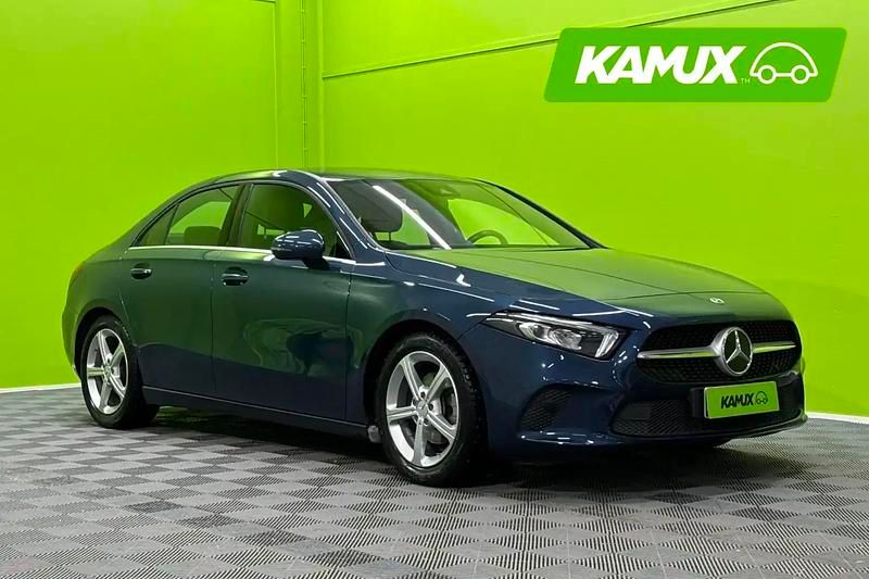 Sininen Käytetty 2021 Mercedes A180 Business Sedan | 19 480 € (Hyvä tarjous) - Kuva 1/4