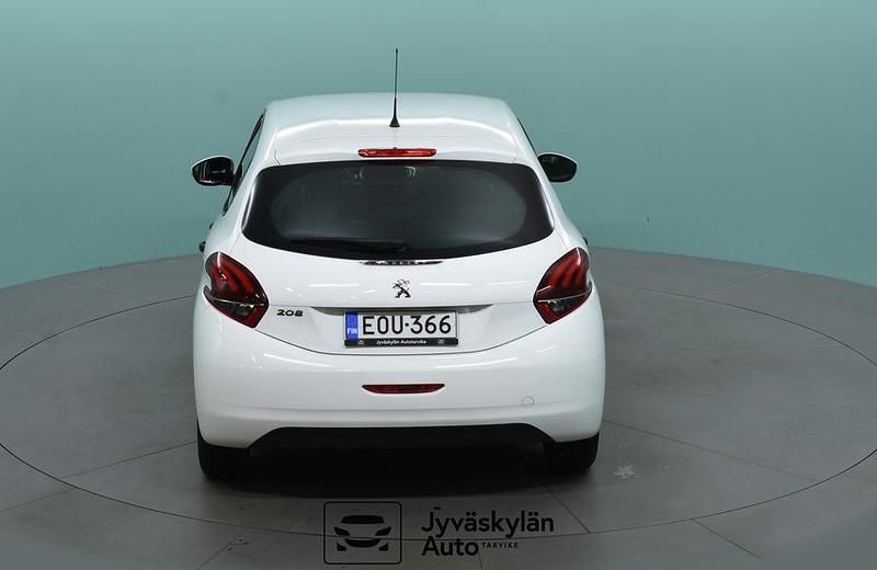 Käytetty Peugeot 208 68 HP (50 kW) 2018 Valkoinen Viistoperä