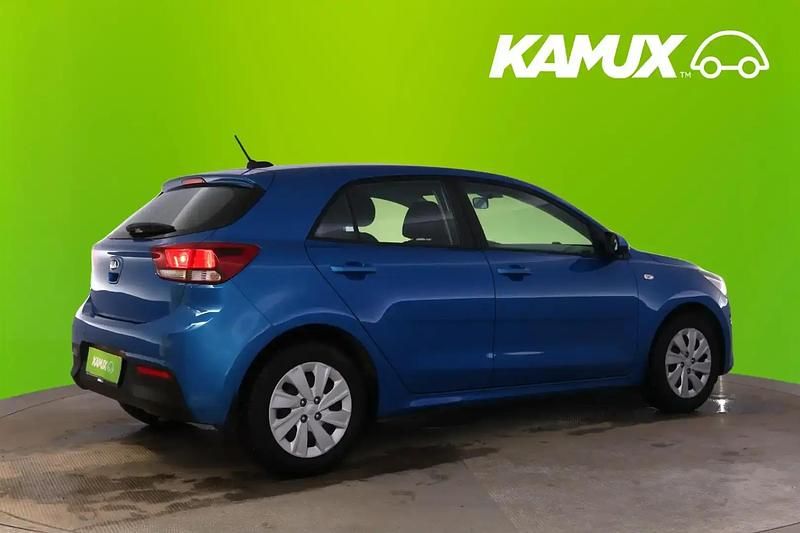Käytetty Kia Rio LX 84 HP (61 kW) 2021 Sininen Viistoperä