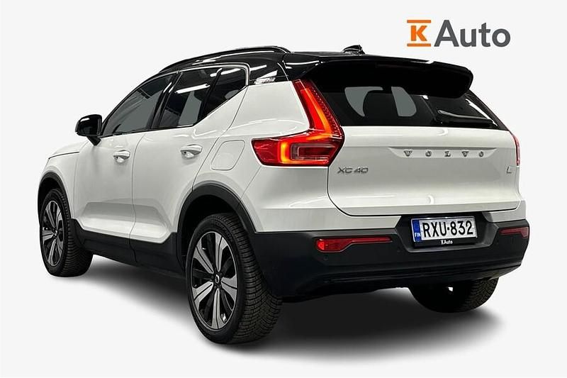 Käytetty Volvo XC40 Plus 300 kW (408 HP) 2023 Katumaasturi