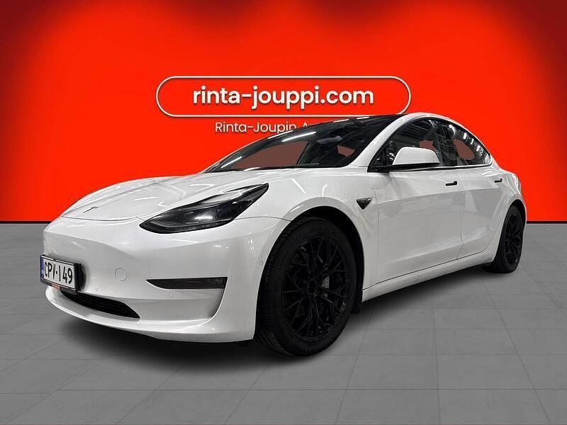 Valkoinen Käytetty 2021 Tesla Model 3 Sedan | 23 790 € (Hieman kallis) - Kuva 1/3