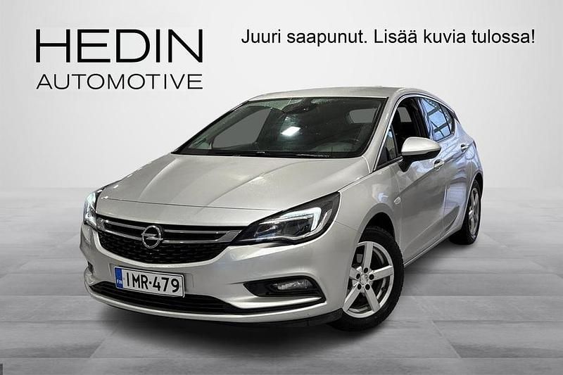 Käytetty Opel Astra Innovation 150 HP (110 kW) 2016 Hopea Viistoperä