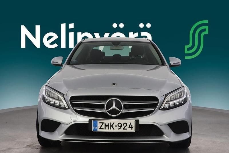 Käytetty Mercedes A180 Business 156 HP (114 kW) 2018 Harmaa Sedan