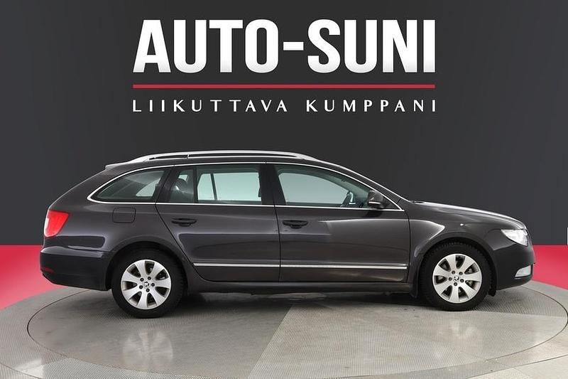 Käytetty Skoda Superb Ambition 160 HP (117 kW) 2010 Farmari