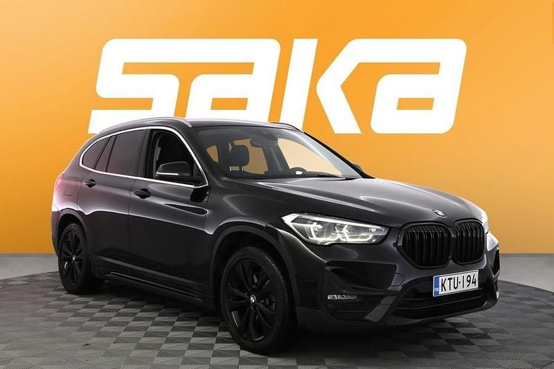 Käytetty BMW X1 Sport Line 220 HP (161 kW) 2021 Katumaasturi