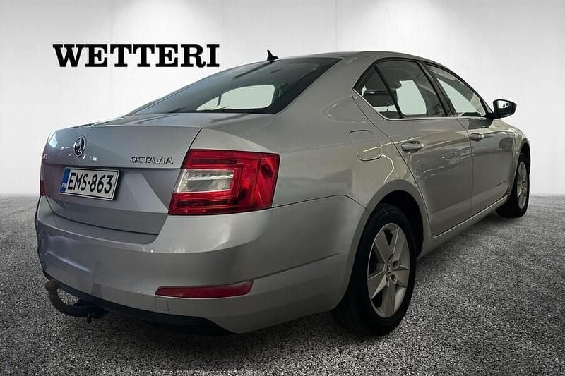 Käytetty Skoda Octavia Elegance 150 HP (110 kW) 2014 Hopea Viistoperä