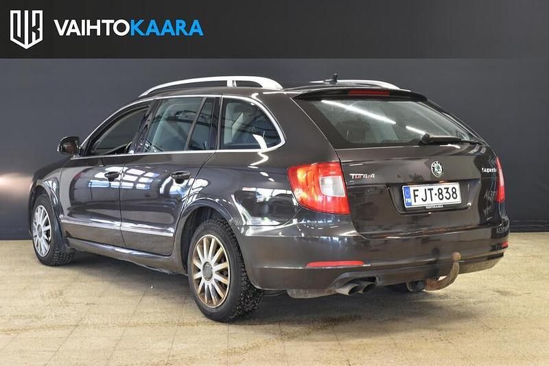 Käytetty Skoda Superb Comfort 170 HP (125 kW) 2010 Farmari