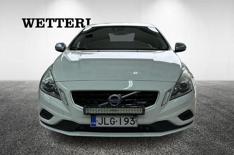 Käytetty Volvo V60 R-Design 180 HP (132 kW) 2011 Farmari