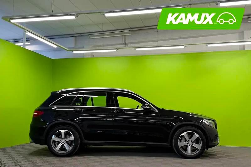 Käytetty Mercedes GLC250 Business 204 HP (150 kW) 2016 Musta Katumaasturi