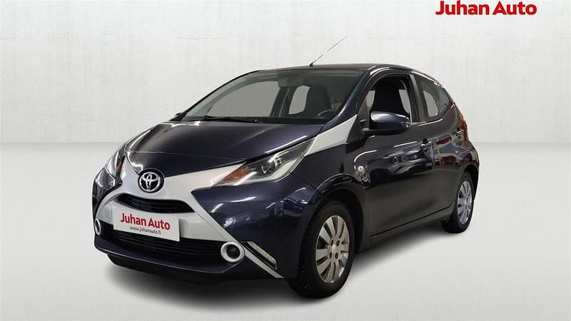 Käytetty Toyota Aygo X-play 69 HP (50 kW) 2014 Sininen Viistoperä