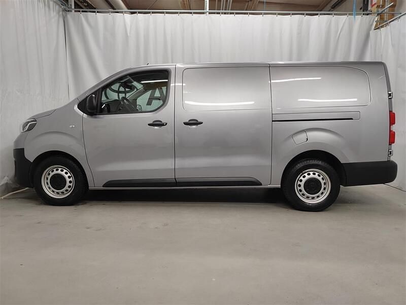 Käytetty Toyota Proace Edition 144 HP (105 kW) 2022 Met. hopea Tila-auto