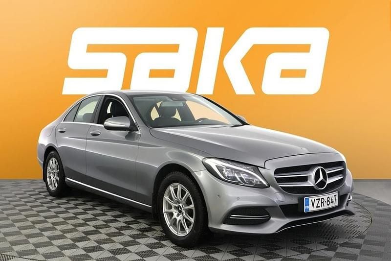 Käytetty Mercedes A180 Business 156 HP (114 kW) 2014 Sedan