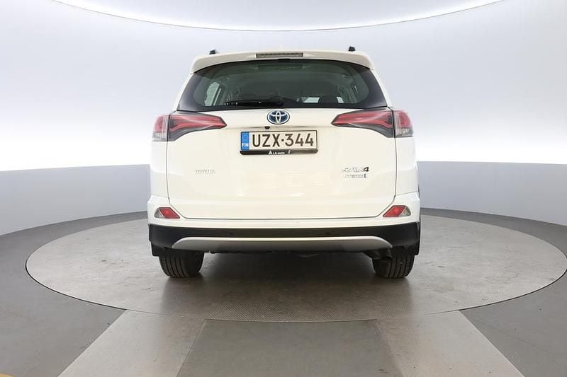 Käytetty Toyota RAV4 Hybrid Edition 155 HP (114 kW) 2017 Katumaasturi