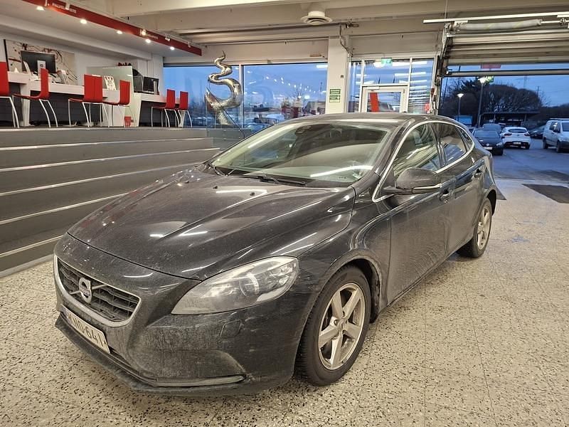 Musta Käytetty 2017 Volvo V40 Business Edition Viistoperä | 11 900 € (Perustarjous) - Kuva 1/4