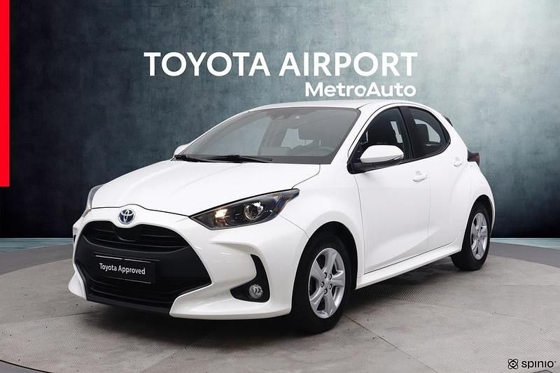 Valkoinen Käytetty 2022 Toyota Yaris Hybrid Active Viistoperä | 19 990 € (Perustarjous) - Kuva 1/4
