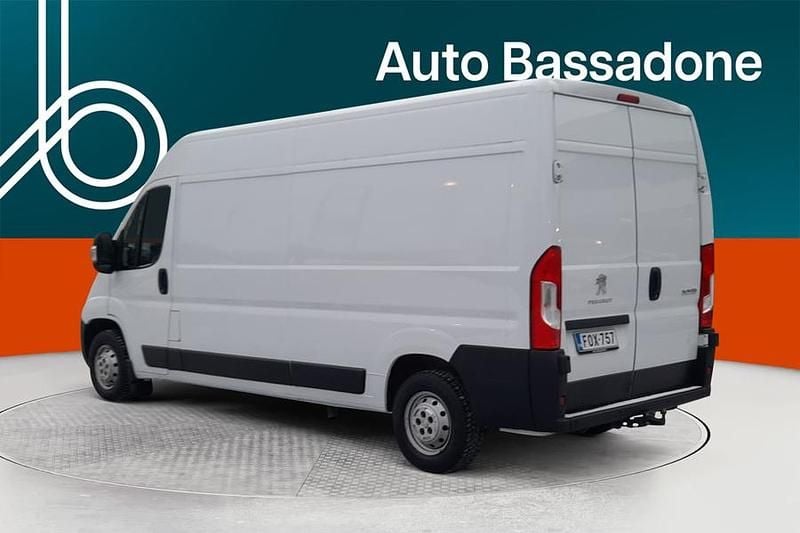 Käytetty Peugeot Boxer S 140 HP (102 kW) 2022 Van