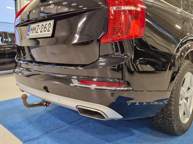 Käytetty Volvo XC90 Inscription 224 HP (164 kW) 2016 Musta Katumaasturi