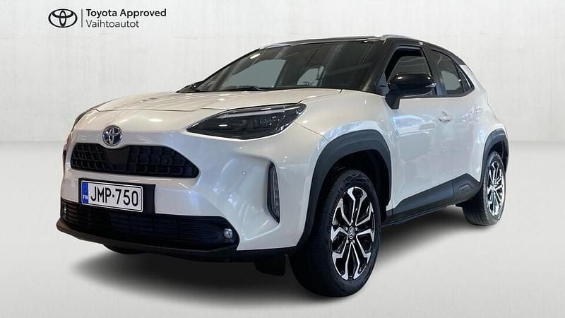 Käytetty Toyota Yaris Cross Business Edition 116 HP (85 kW) 2022 Valkoinen Katumaasturi