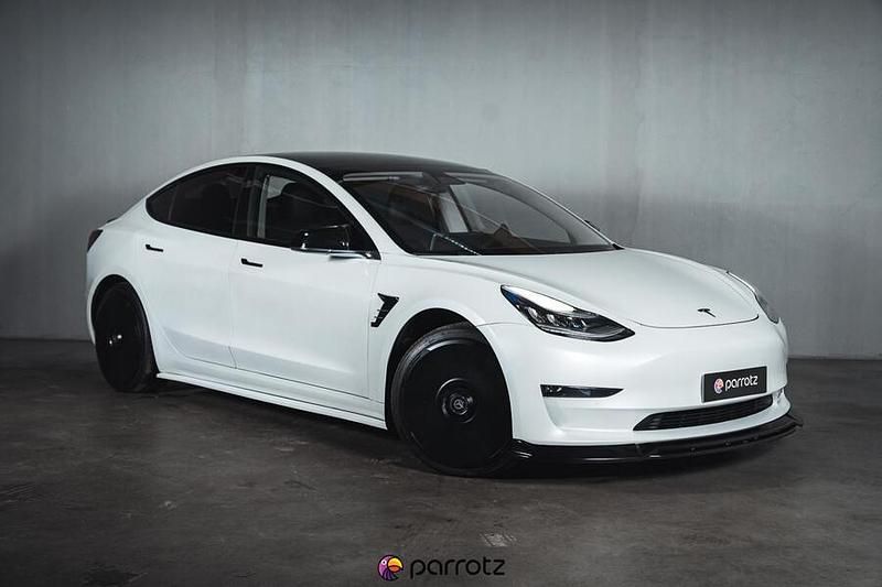 Käytetty Tesla Model 3 Performance 355 kW (483 HP) 2019 Sedan