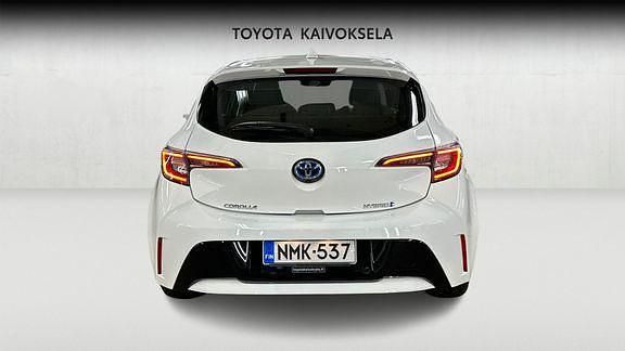 Käytetty Toyota Corolla Active 122 HP (89 kW) 2021 Valkoinen Viistoperä
