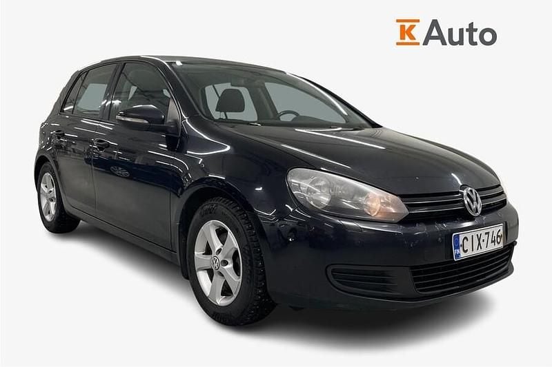 Musta Käytetty 2012 VW Golf VII Comfortline Viistoperä | 4 900 € (Kallis) - Kuva 1/3