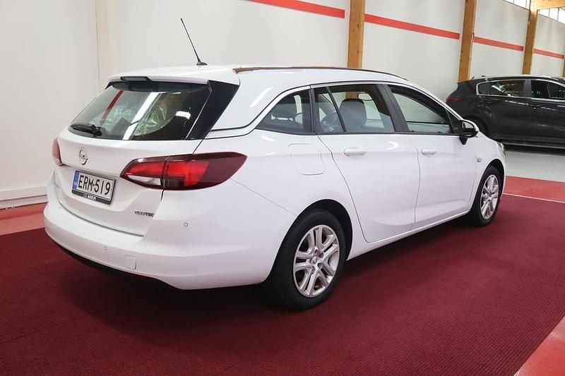Käytetty Opel Astra Comfort 105 HP (77 kW) 2019 Viistoperä