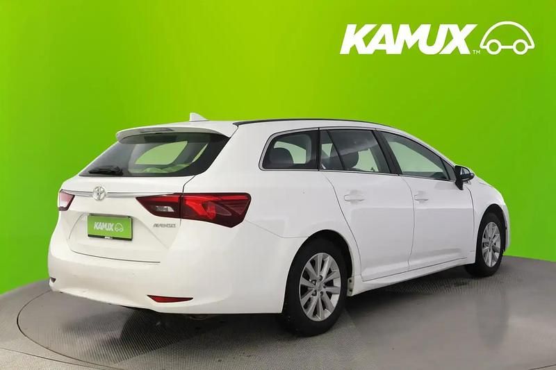 Käytetty Toyota Avensis Life 163 HP (119 kW) 2006 Valkoinen Farmari