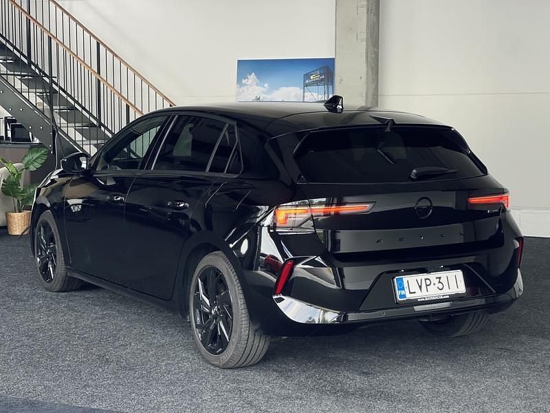 Käytetty Opel Astra 245 HP (180 kW) 2023 Musta Viistoperä
