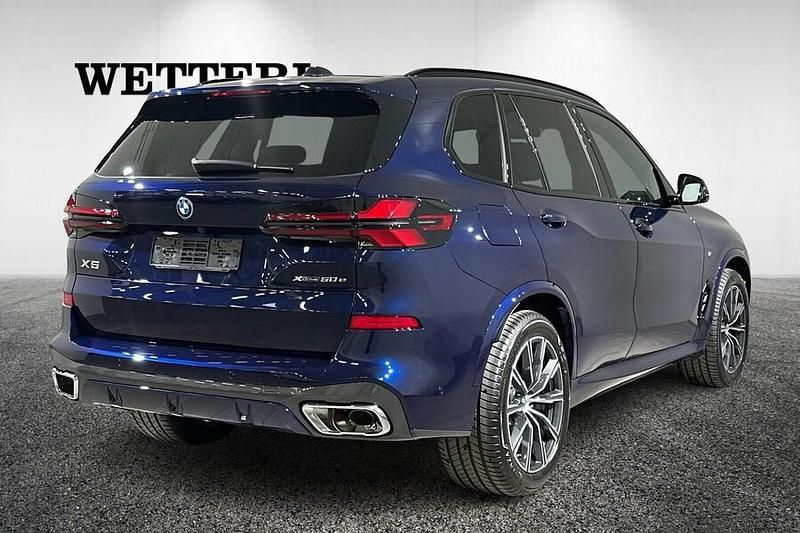 Uusi BMW X5 M Sport 490 HP (360 kW) 2025 Sininen Katumaasturi