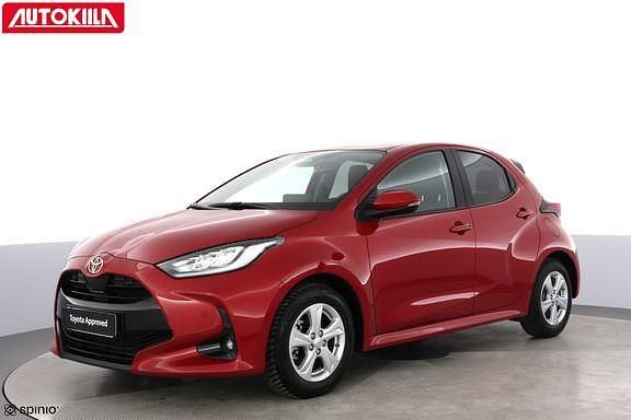 Käytetty Toyota Yaris Style 114 HP (83 kW) 2024 Met. punainen Viistoperä