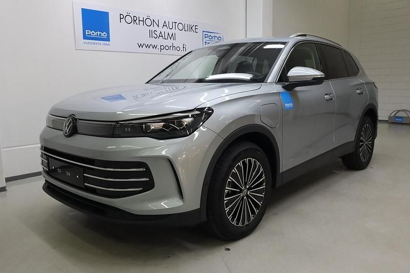 Uusi 2025 VW Tiguan Elegance Katumaasturi | 52 590 € (Hieman kallis) - Kuva 1/4