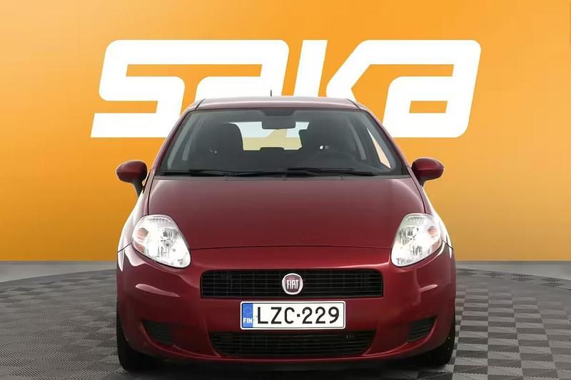 Käytetty Fiat Grande Punto 65 HP (47 kW) 2011 Viistoperä