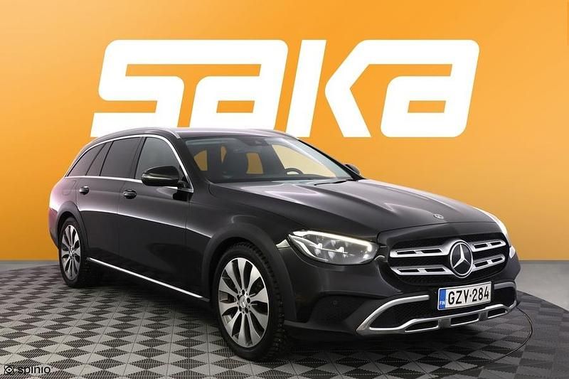 Käytetty 2021 Mercedes E220 Farmari | 37 900 € - Kuva 1/3