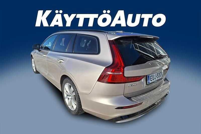Käytetty Volvo V60 Business Edition 163 HP (119 kW) 2022 Farmari