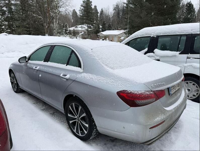 Käytetty Mercedes E300 Avantgarde 194 HP (142 kW) 2021 Sedan