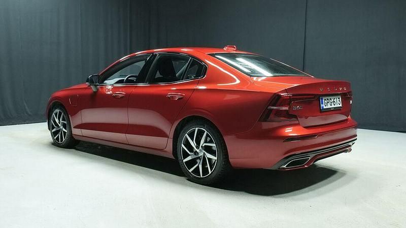 Käytetty Volvo S60 R-Design 456 HP (335 kW) 2022 Punainen Sedan