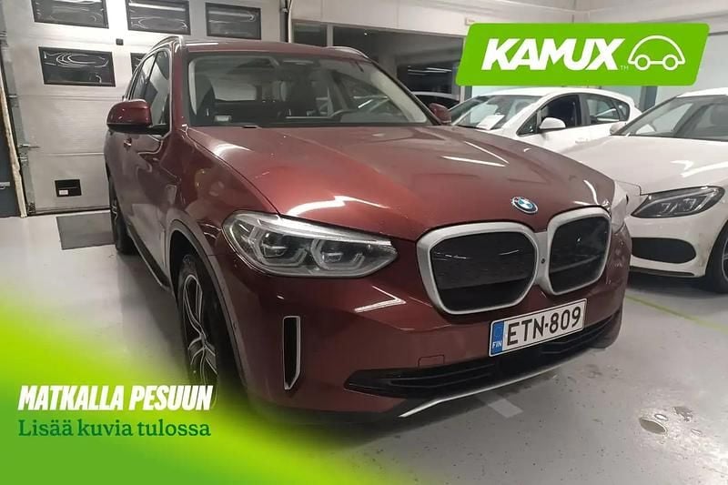 Punainen Käytetty 2021 BMW iX3 Katumaasturi | 36 490 € (Perustarjous) - Kuva 1/3
