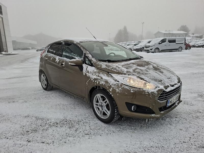 Ruskea Käytetty 2013 Ford Fiesta Titanium Viistoperä | 5 500 € (Perustarjous) - Kuva 1/4